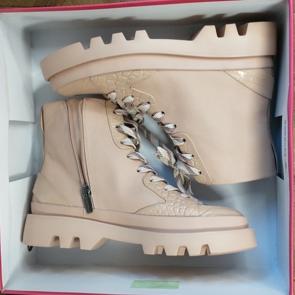 New Vince Camuto Boots - Picture 9 of 10